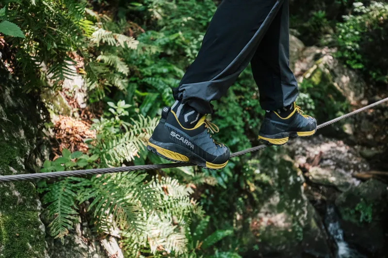 Scarpa Mens Mescalito Planet Shoes - Grey-Curry-7